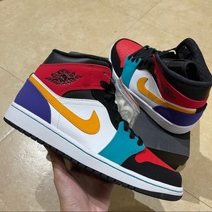 Air Jordan 1 Mid Men’s US 9.5